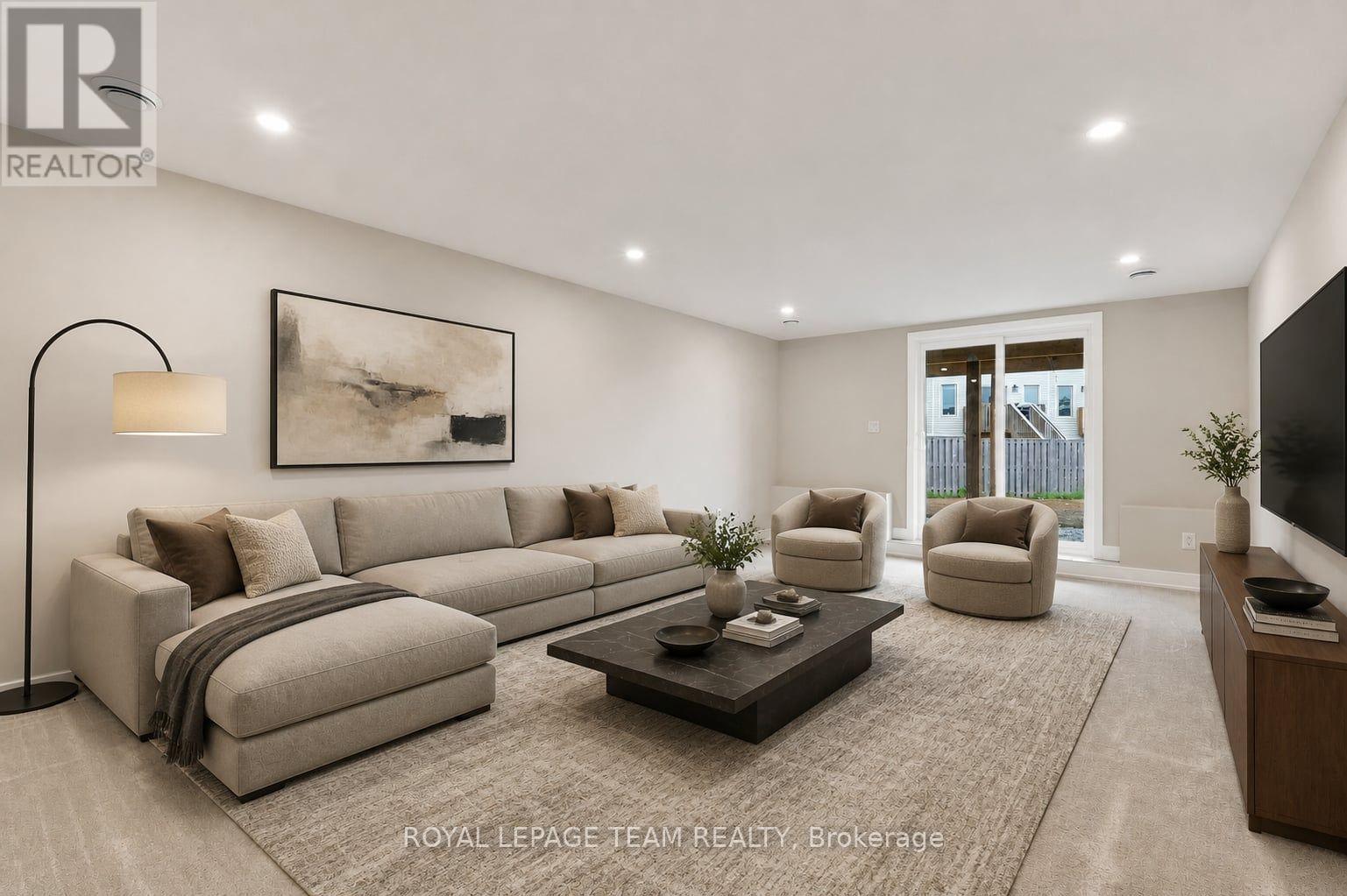 52 Whitcomb Crescent Property Photo 35