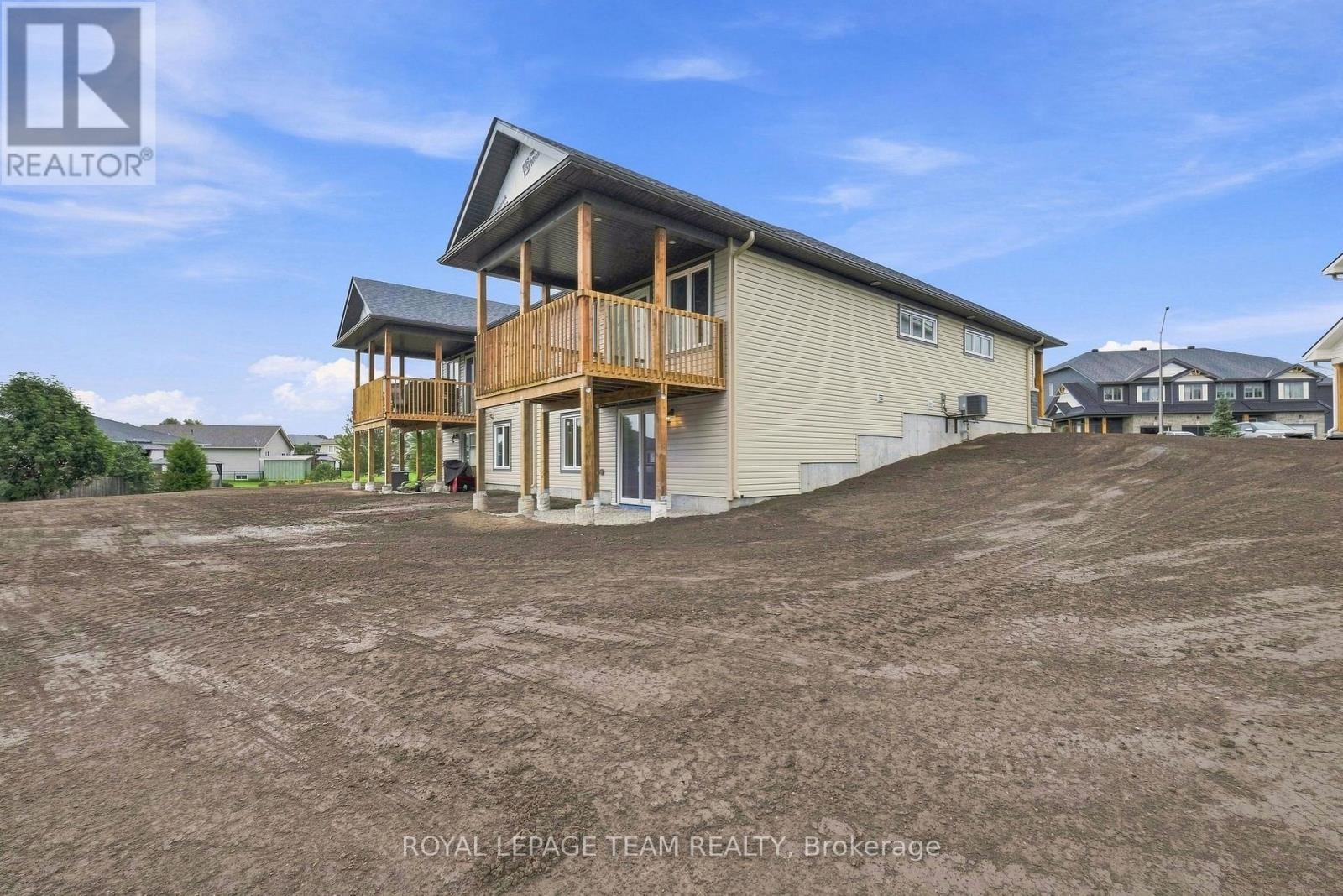 52 Whitcomb Crescent Property Photo 39