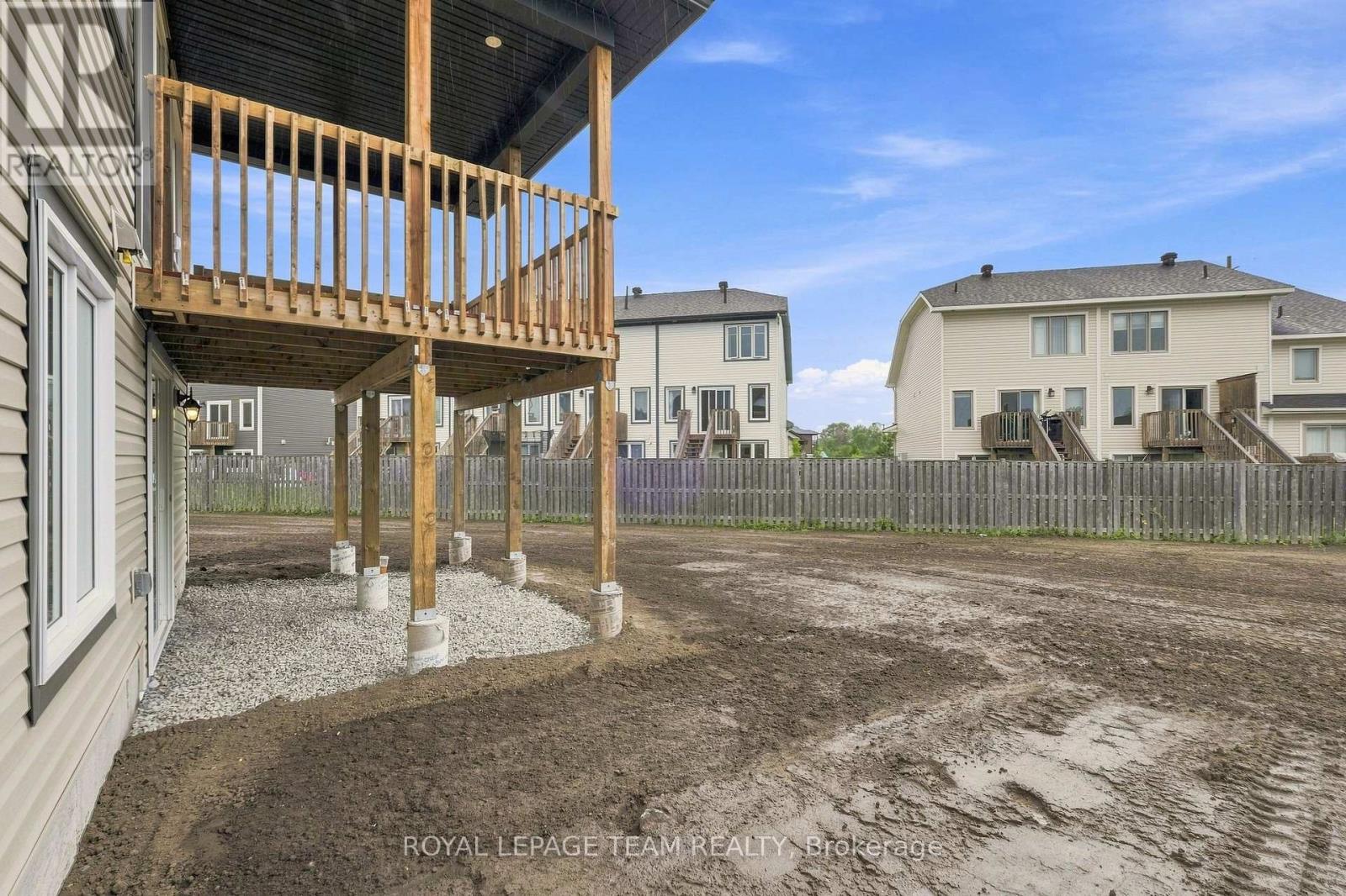52 Whitcomb Crescent Property Photo 41