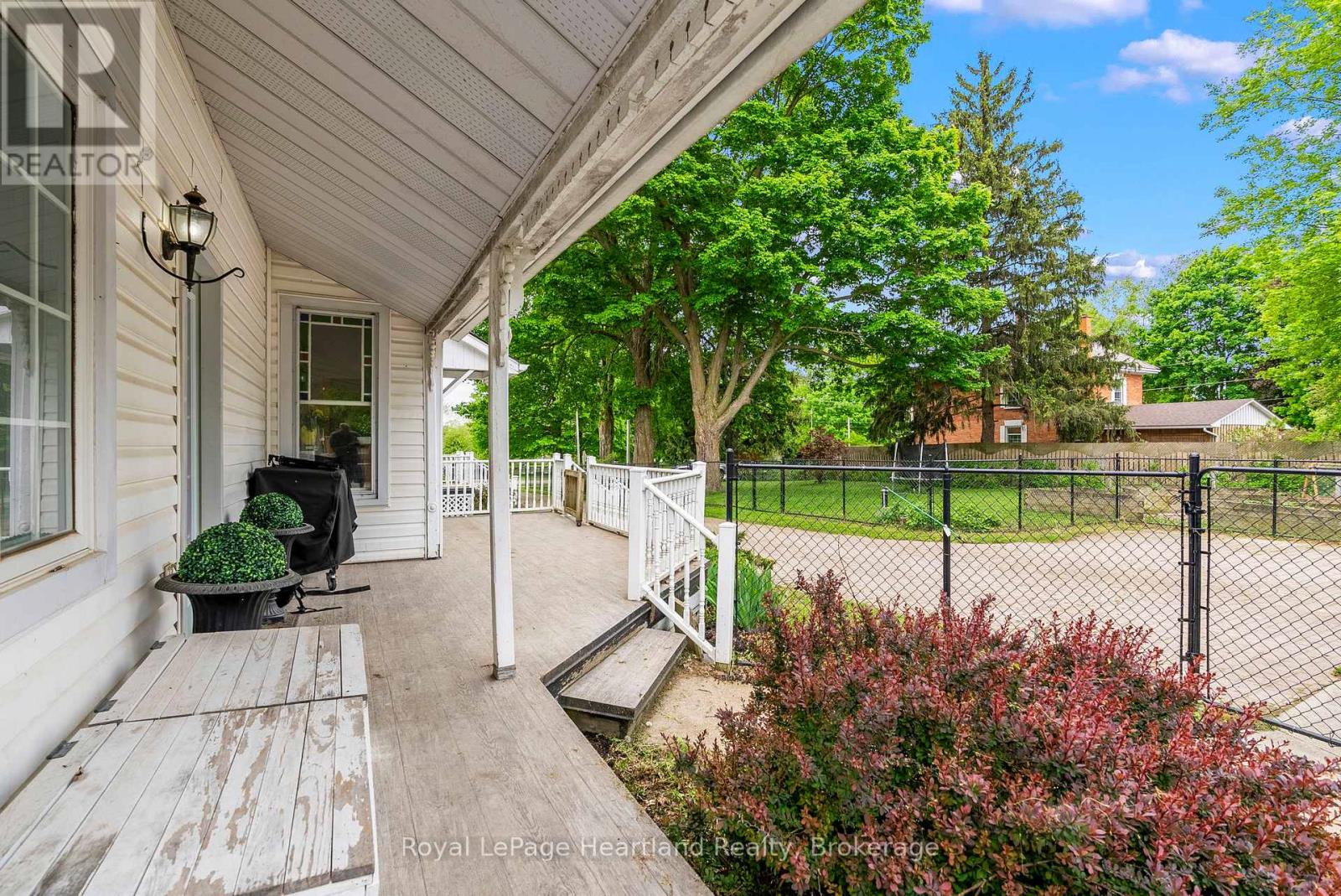 1047 Gibson Street Property Photo 6