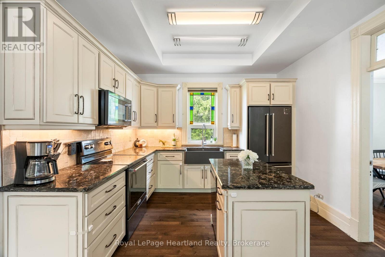 1047 Gibson Street Property Photo 10