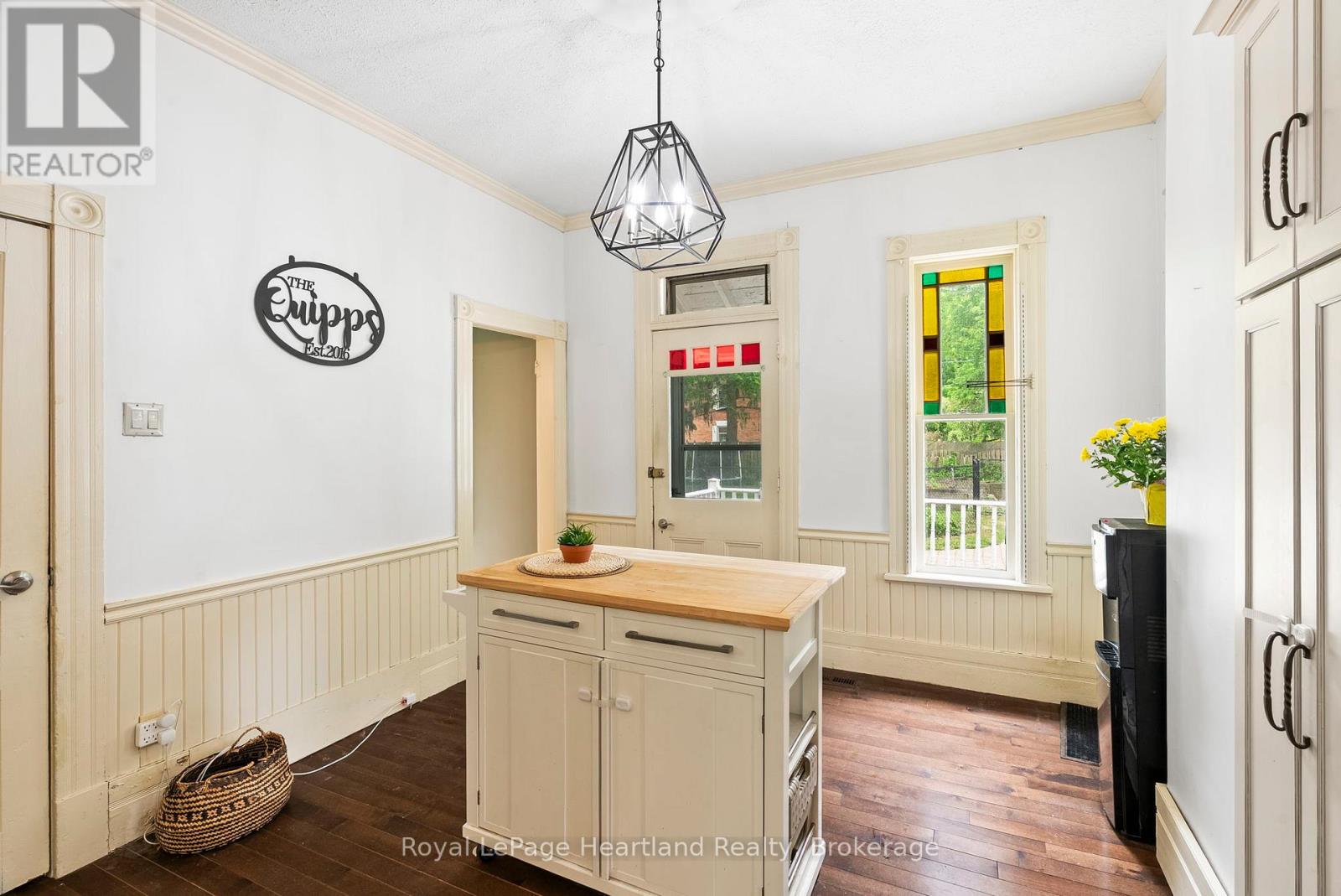 1047 Gibson Street Property Photo 12