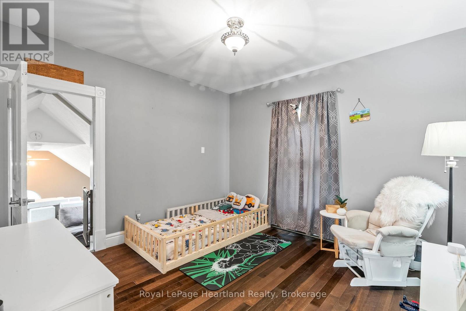 1047 Gibson Street Property Photo 28
