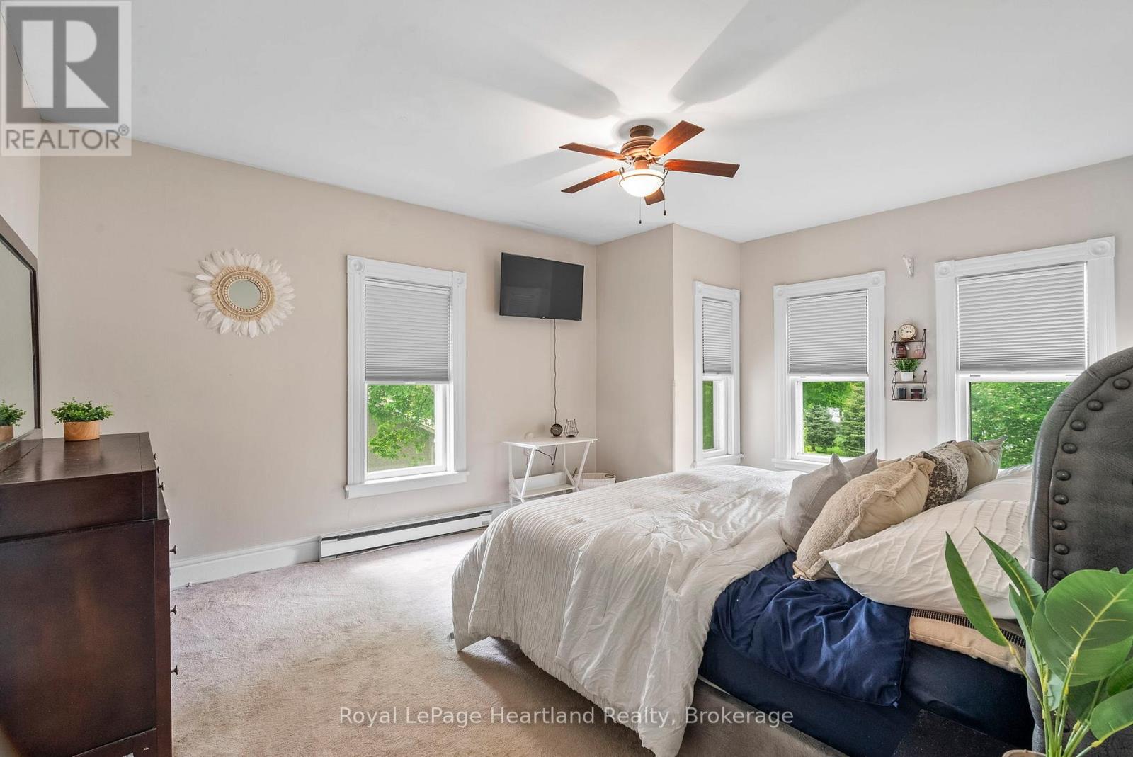 1047 Gibson Street Property Photo 32