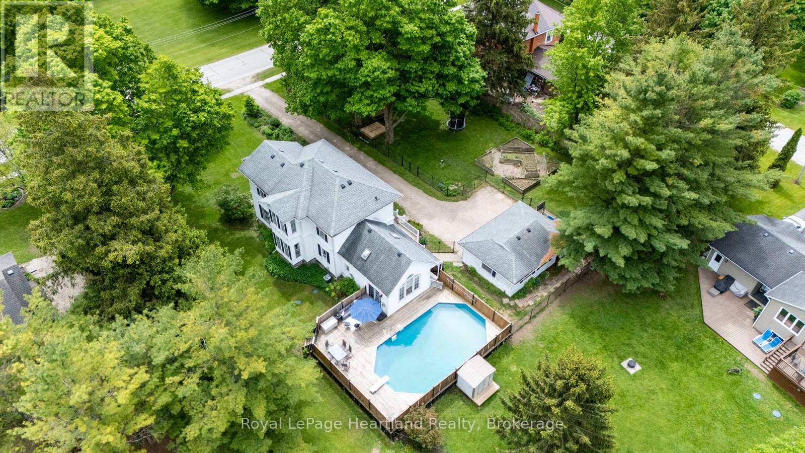 1047 Gibson Street Property Photo 35