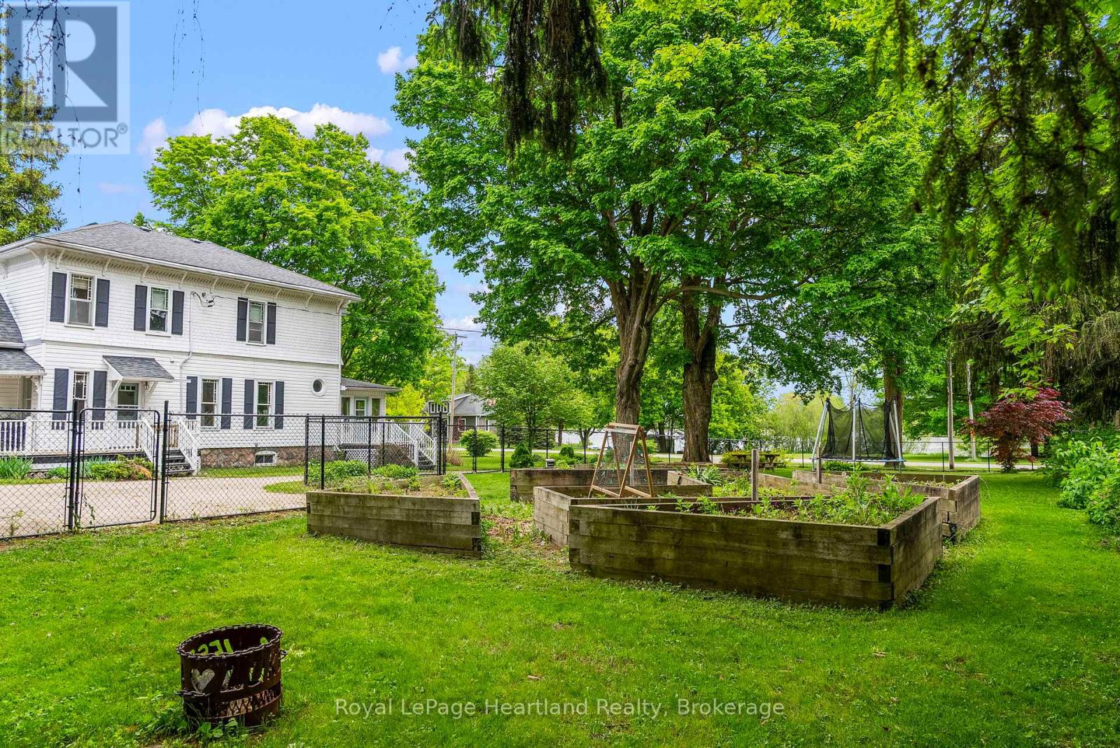 1047 Gibson Street Property Photo 41