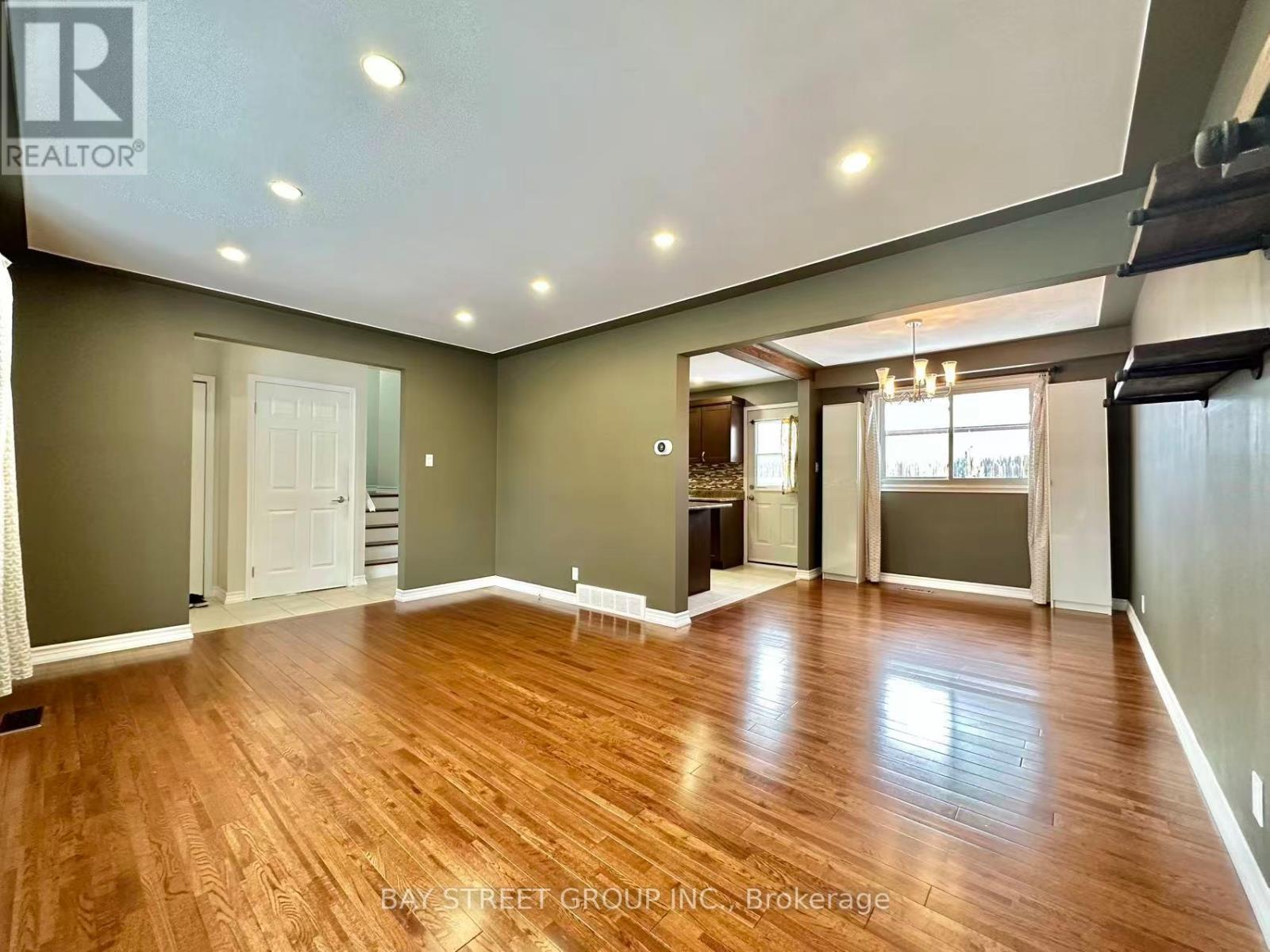49 Howland Drive Property Photo 4