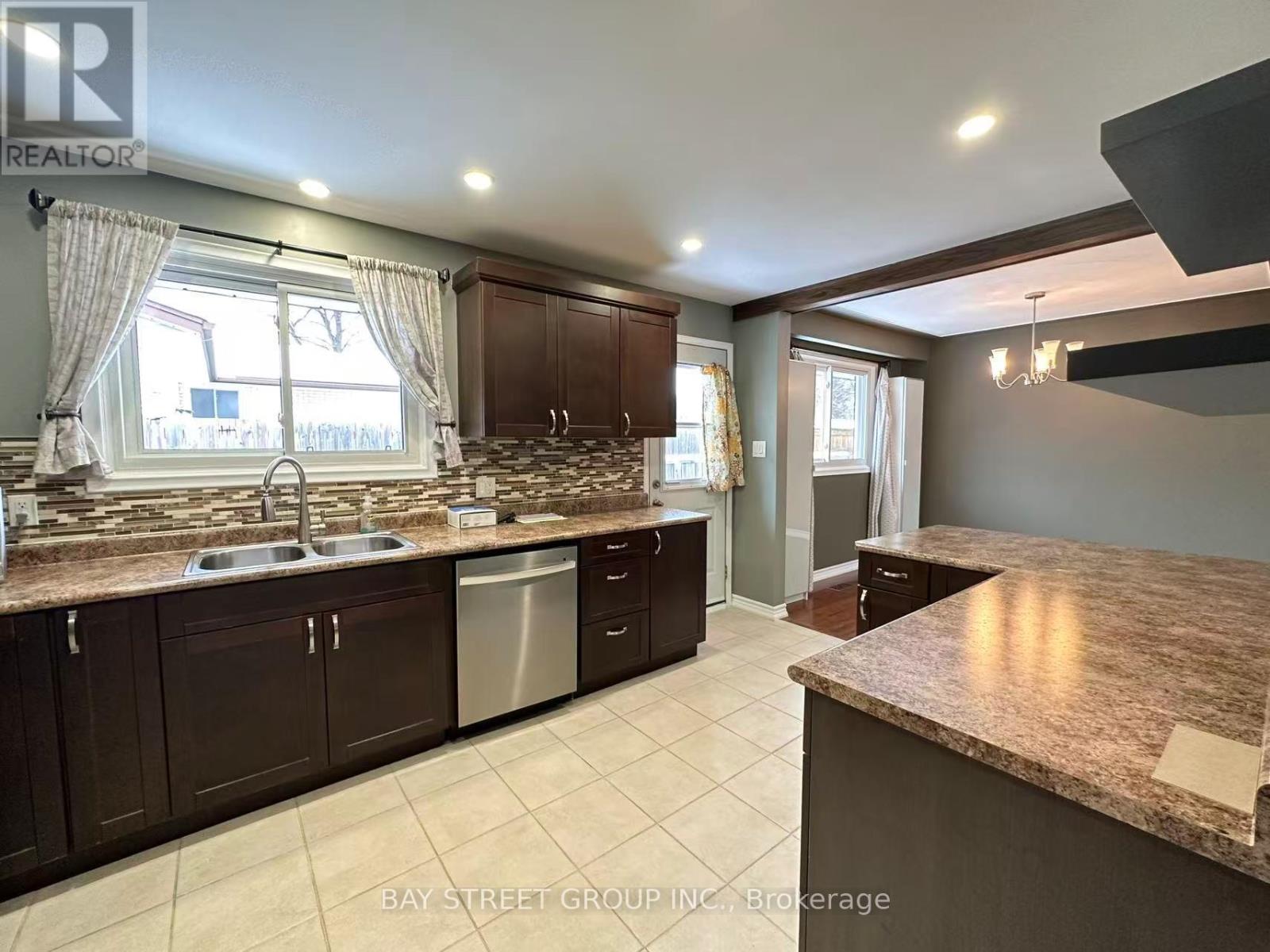 49 Howland Drive Property Photo 5