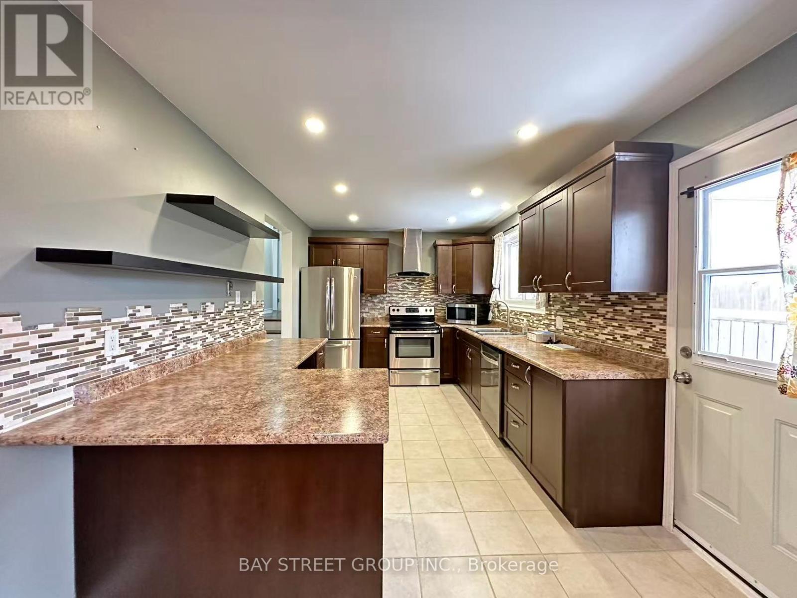 49 Howland Drive Property Photo 6