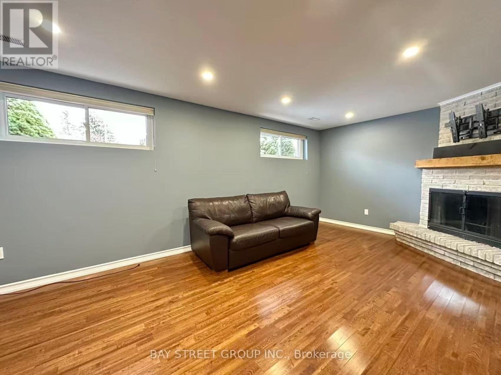 49 Howland Drive Property Photo 14