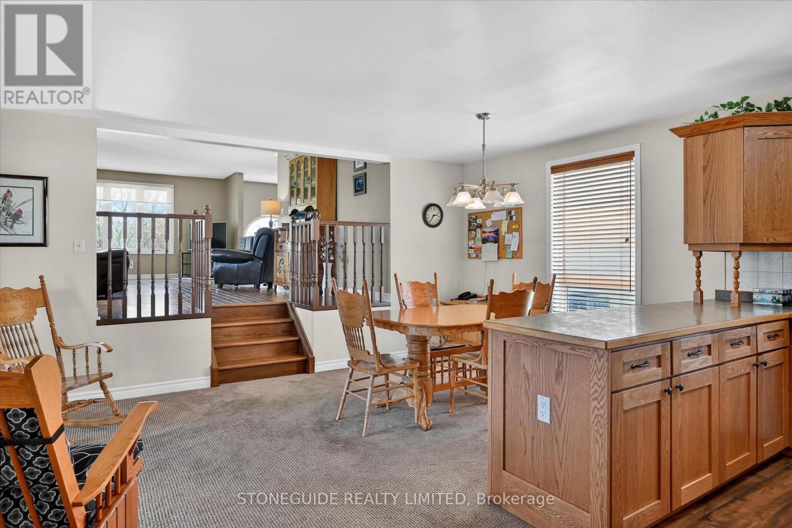 2136 Sixteenth Line Property Photo 9