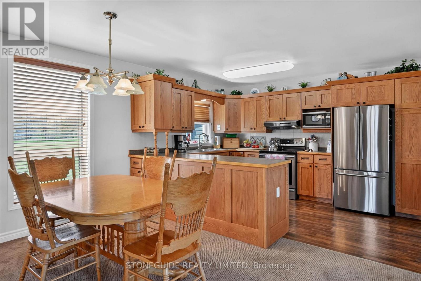 2136 Sixteenth Line Property Photo 11