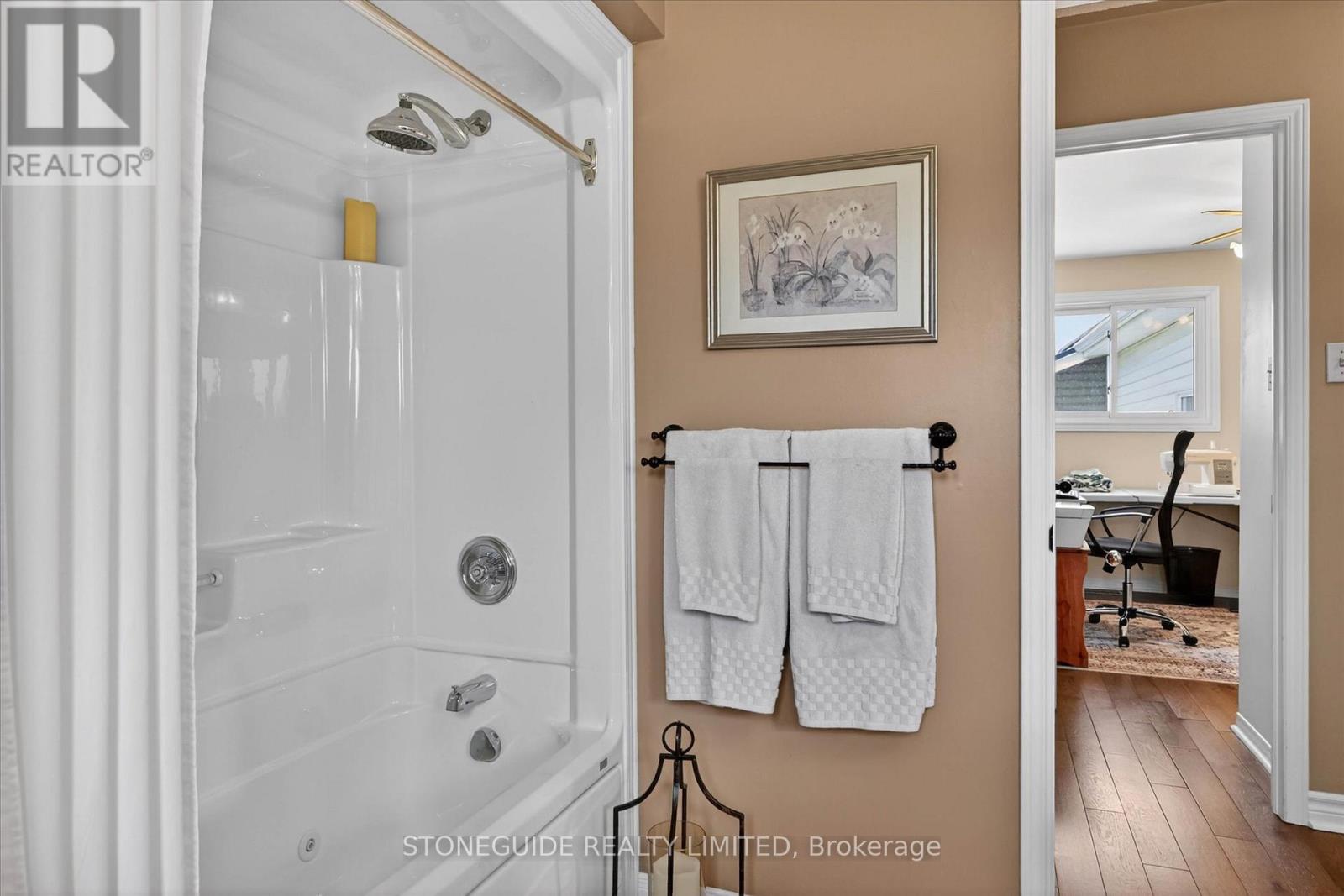 2136 Sixteenth Line Property Photo 22