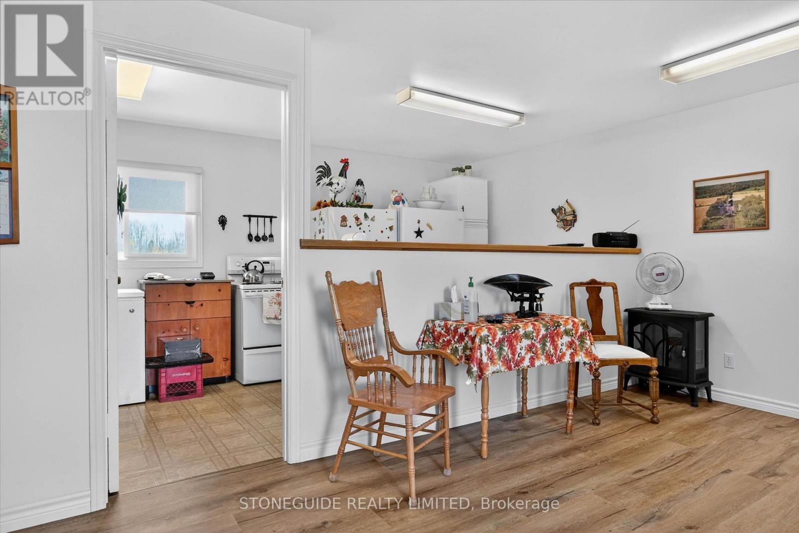 2136 Sixteenth Line Property Photo 28