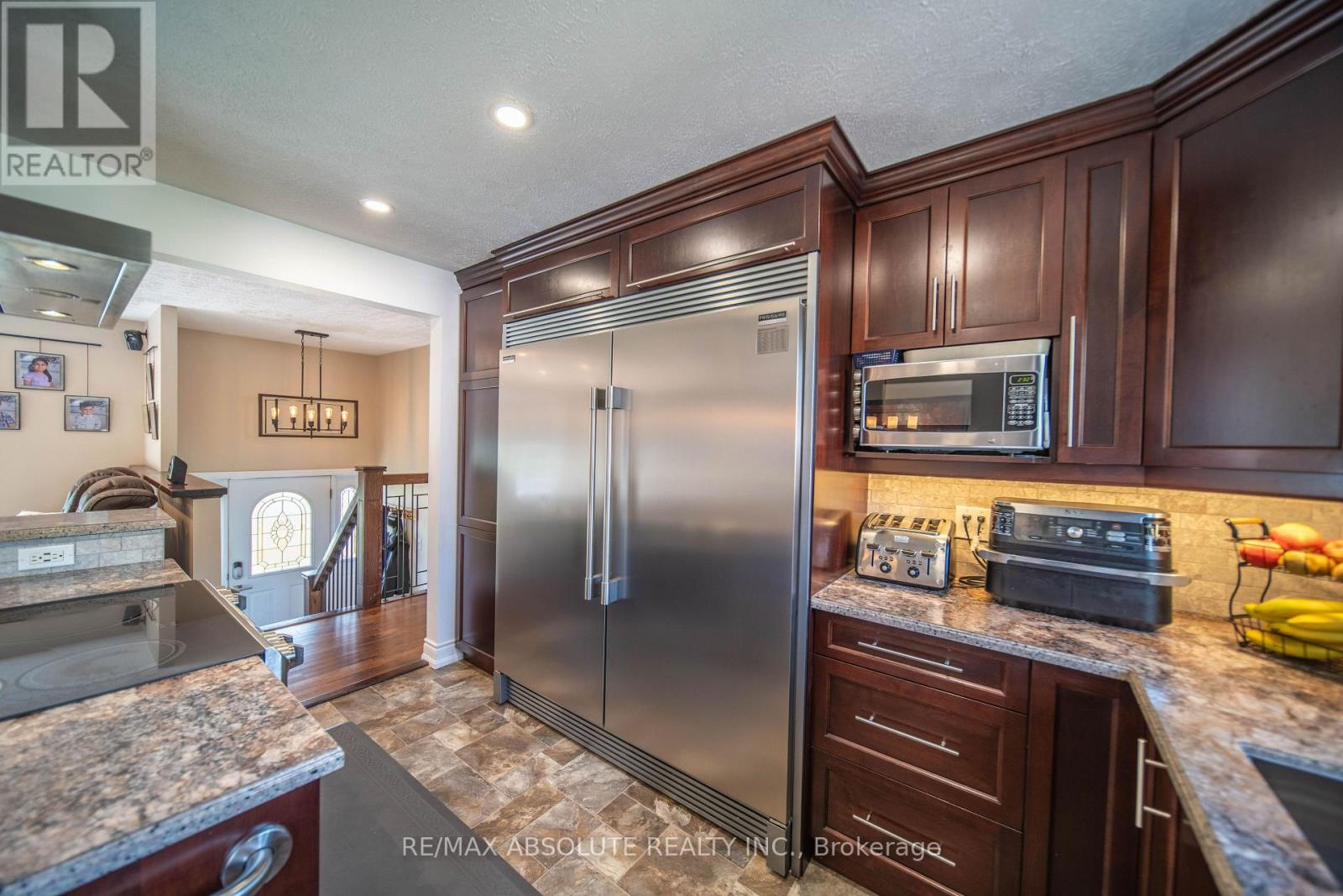 38 Duchesse Crescent Property Photo 12