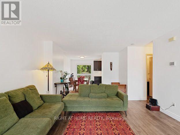 17 - 925 Lawson Road Property Photo 7