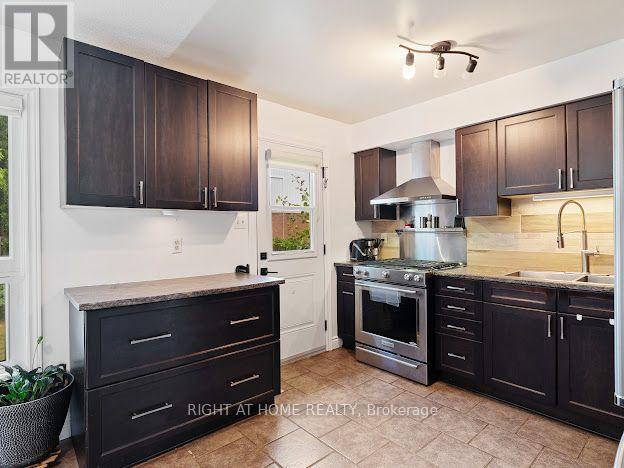 17 - 925 Lawson Road Property Photo 13