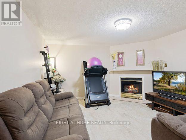 17 - 925 Lawson Road Property Photo 29