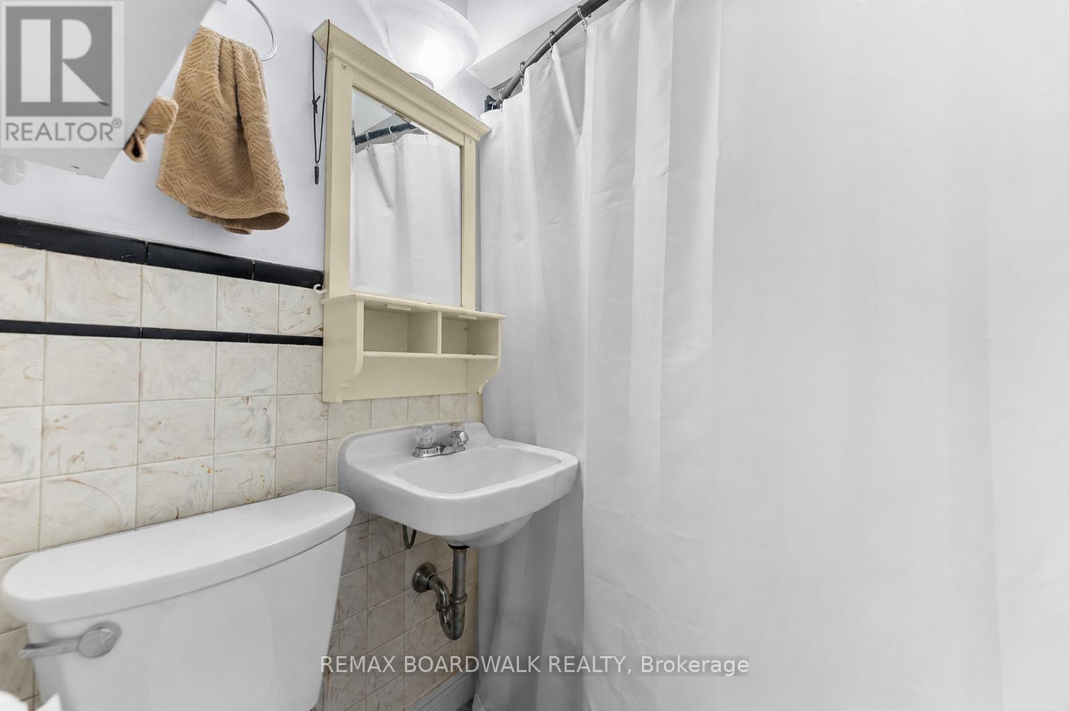 19 North Street Property Photo 32