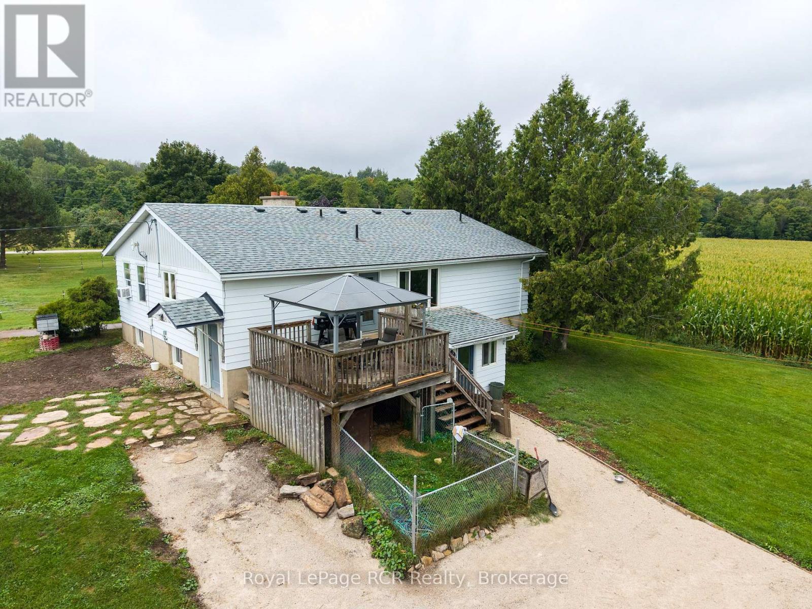 058613 Side 5 Road Property Photo 44