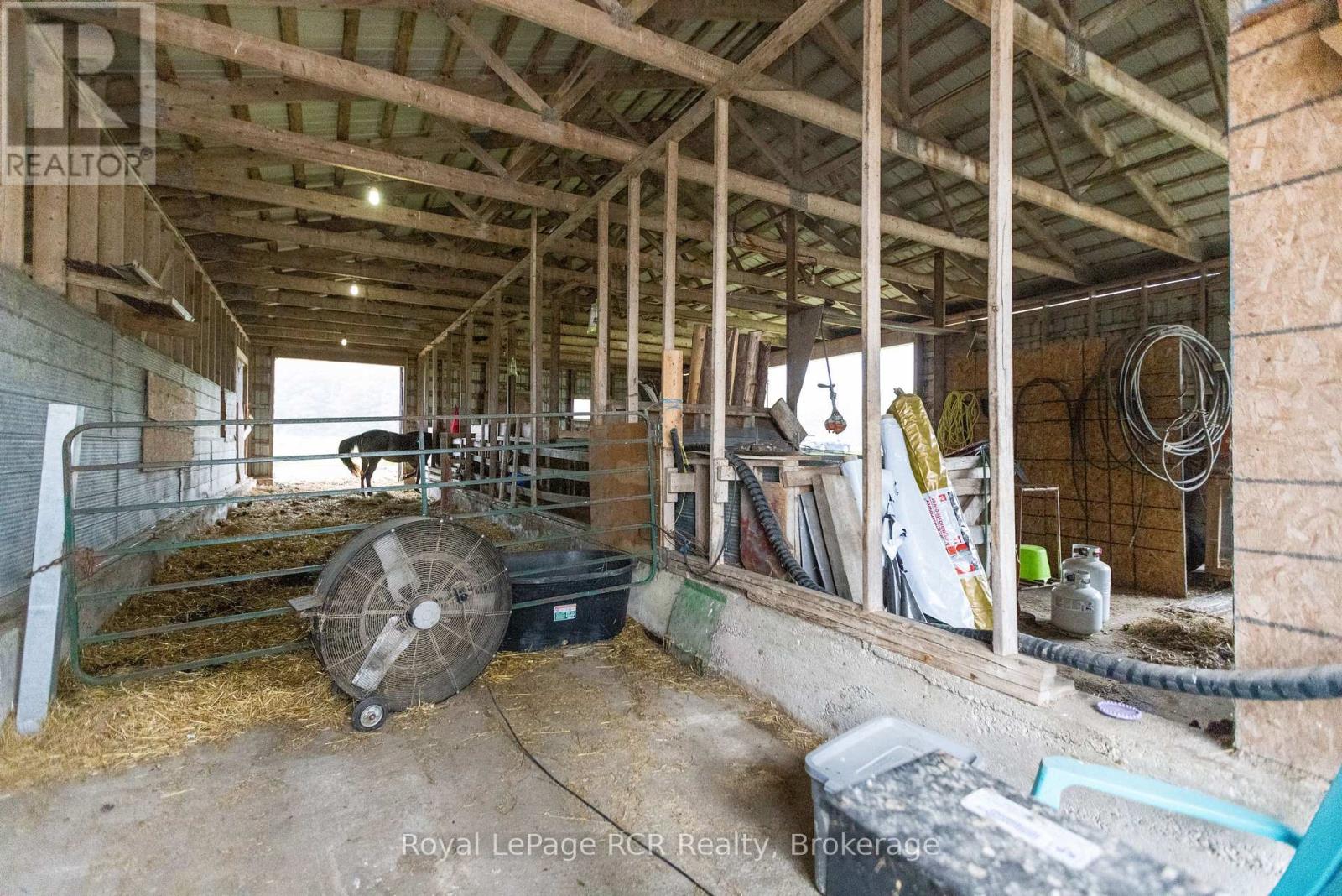058613 Side 5 Road Property Photo 47