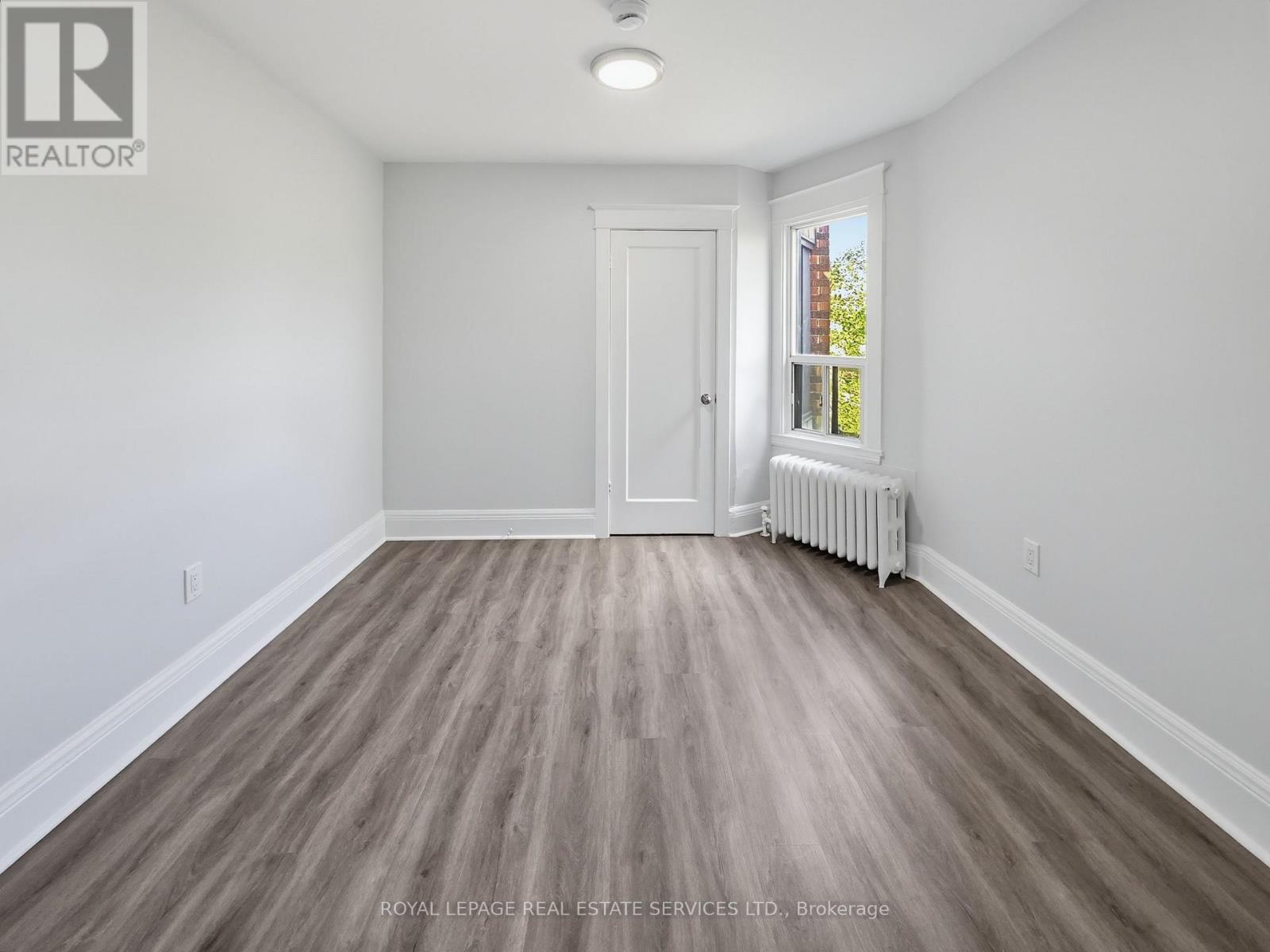 6 - 8 Ottawa Street N Property Photo 6