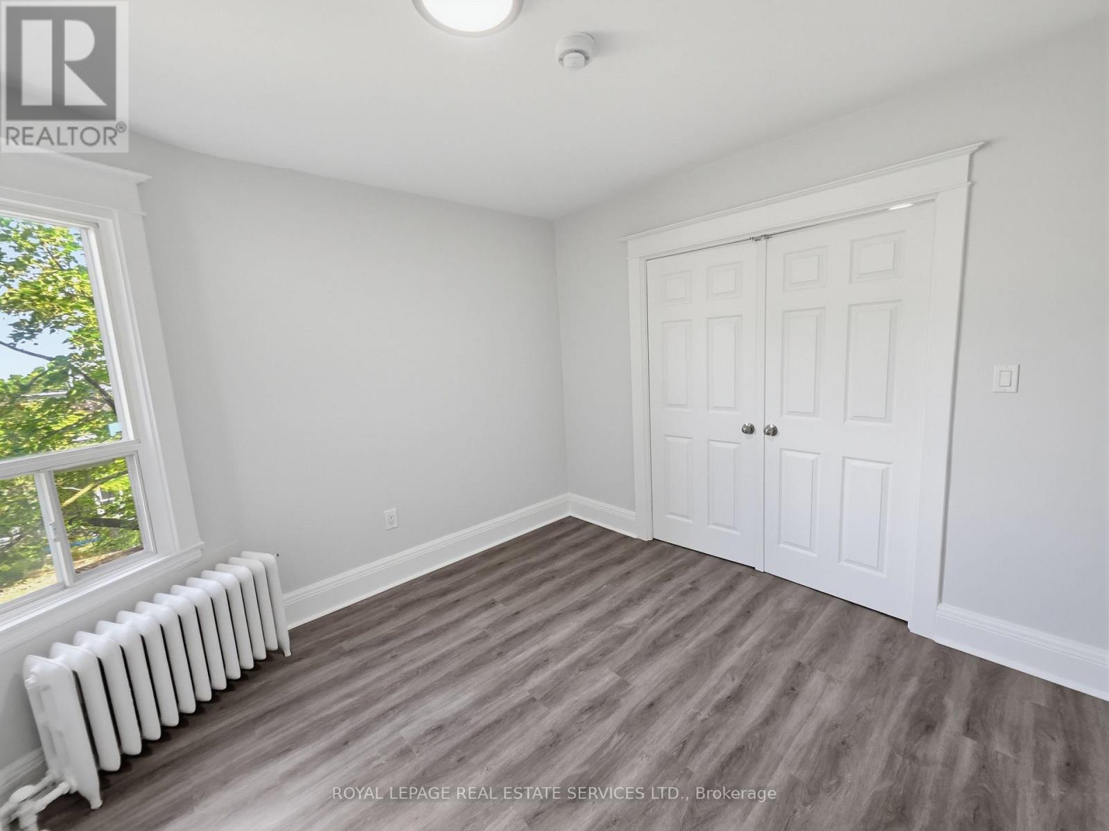 6 - 8 Ottawa Street N Property Photo 7