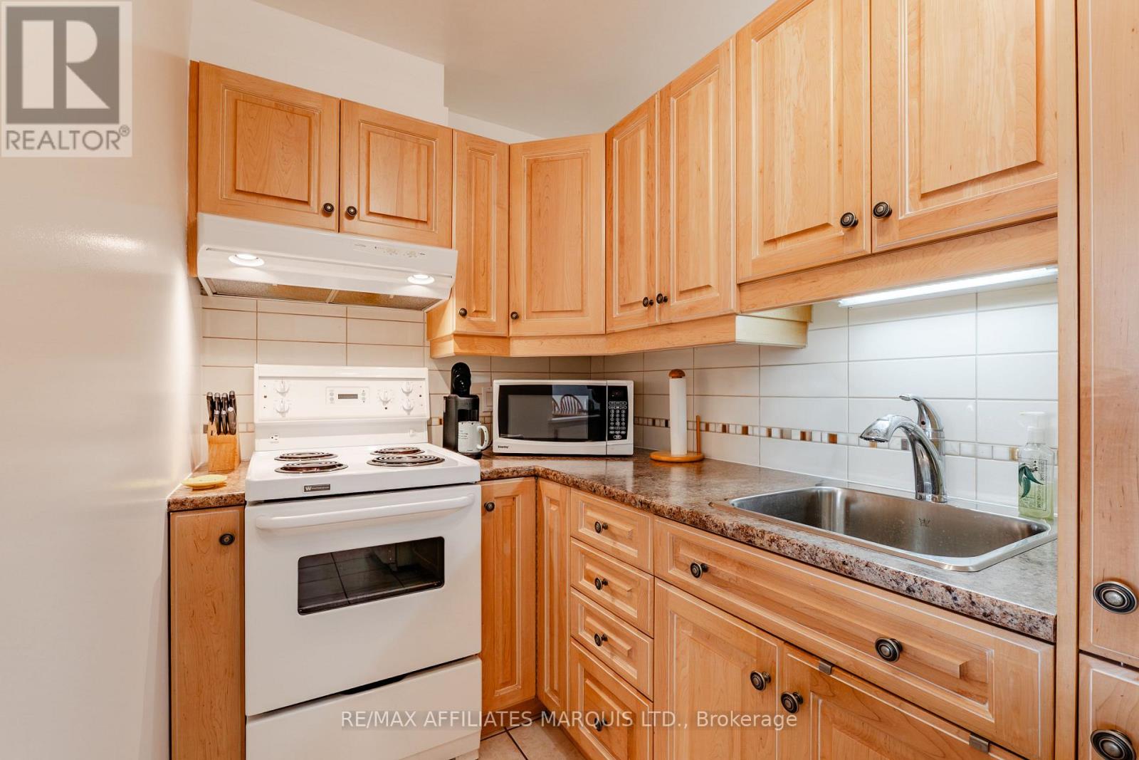 806 - 308 Second Street E Property Photo 13