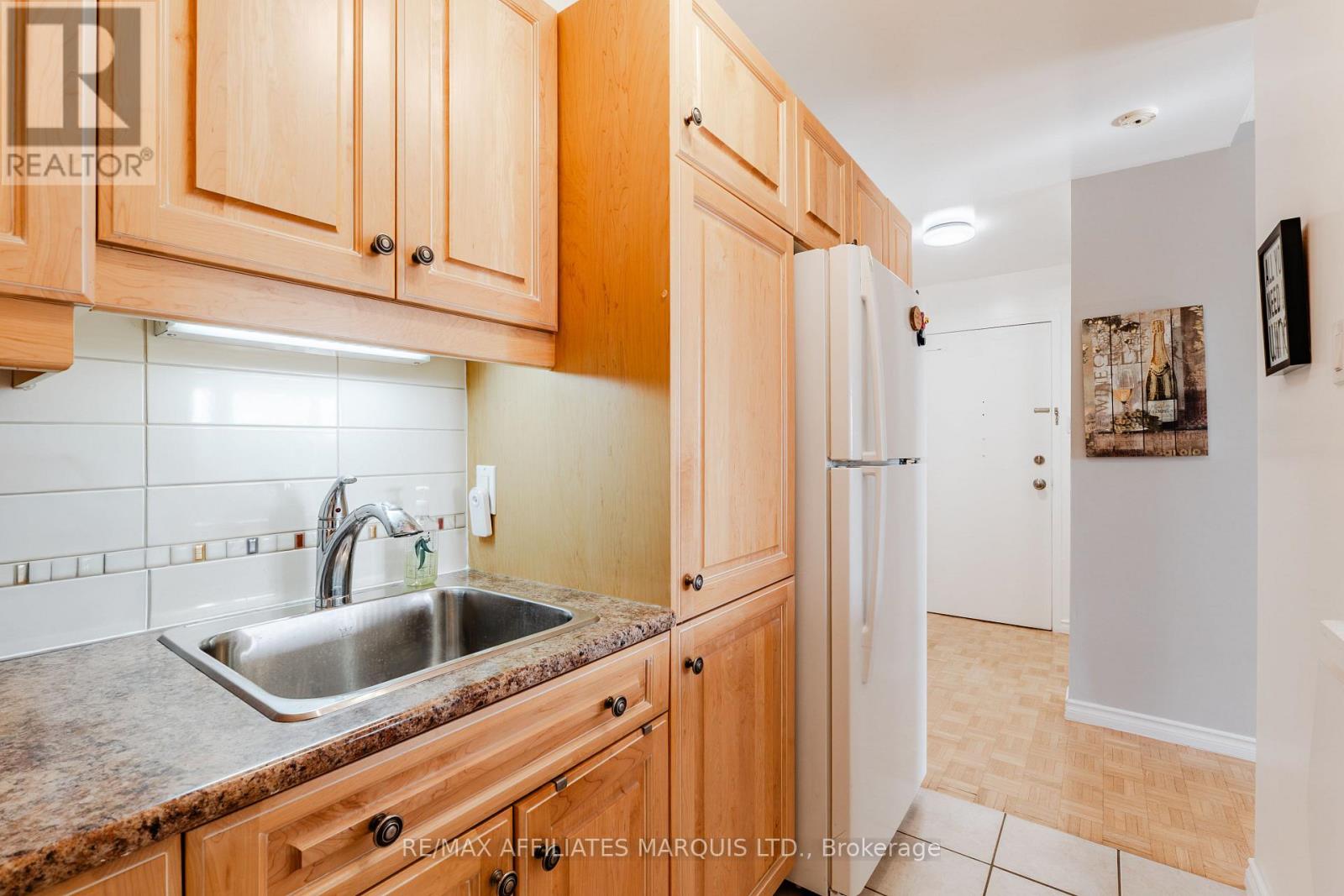 806 - 308 Second Street E Property Photo 15