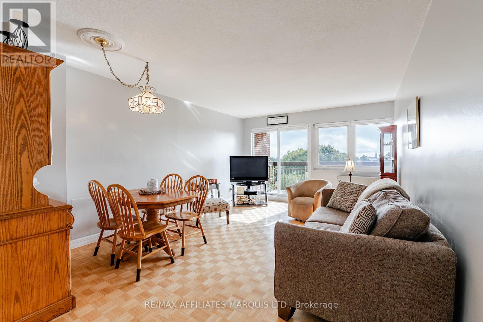 806 - 308 Second Street E Property Photo 16