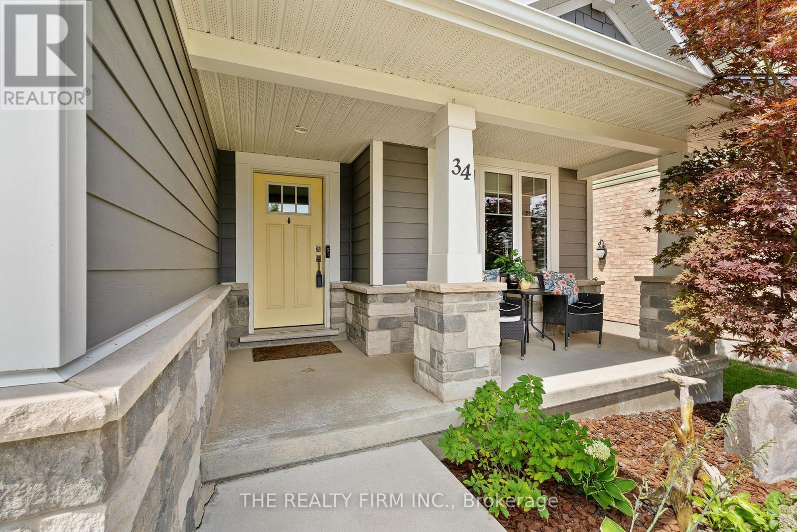 34 Ashberry Place Property Photo 4