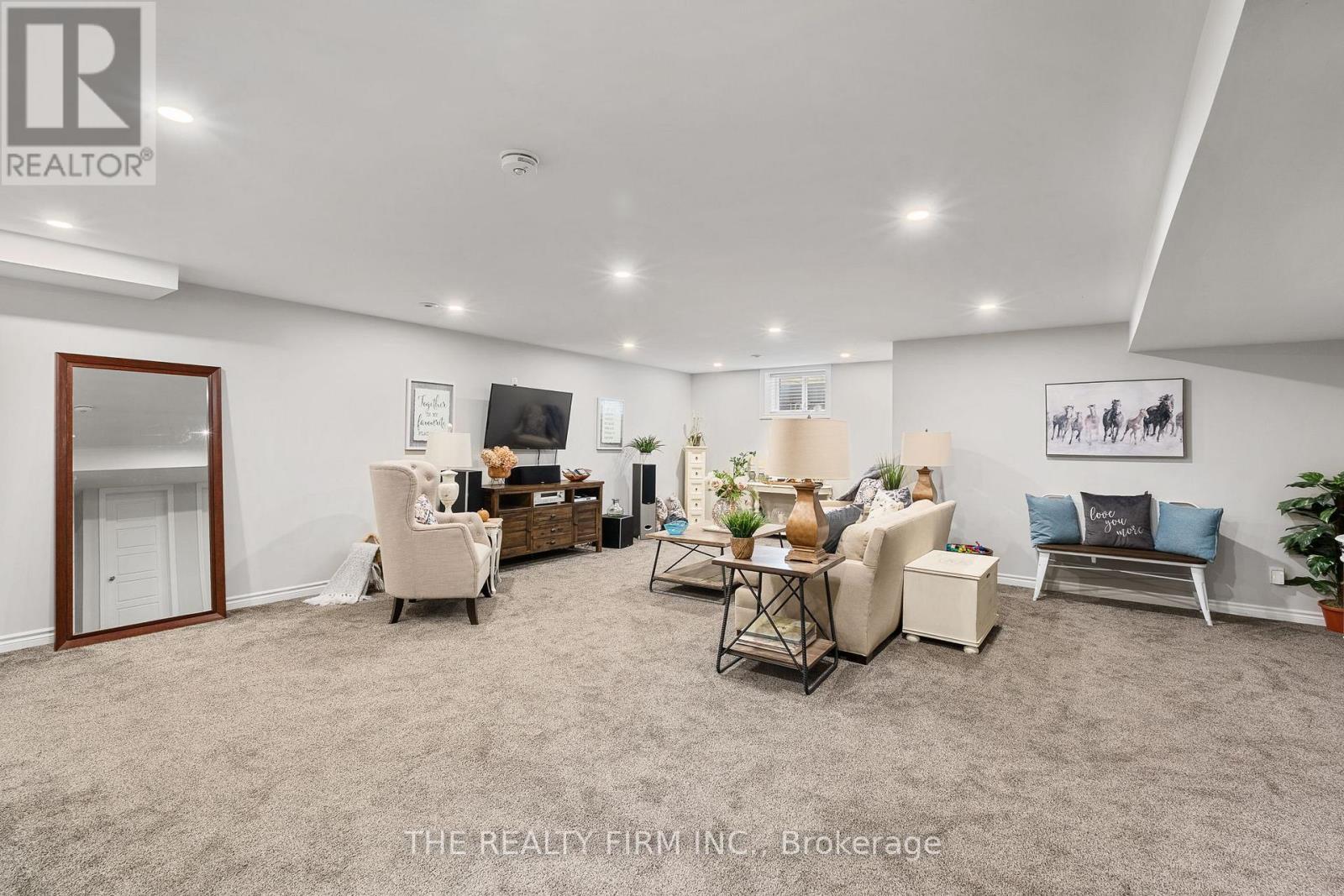 34 Ashberry Place Property Photo 26