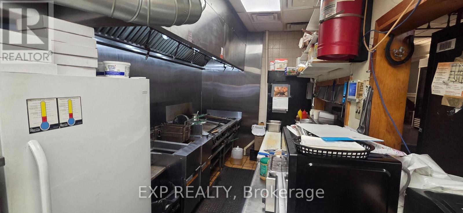 510 Dundas Street Property Photo 6