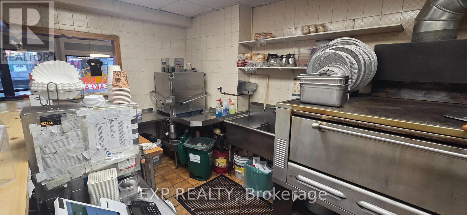 510 Dundas Street Property Photo 8