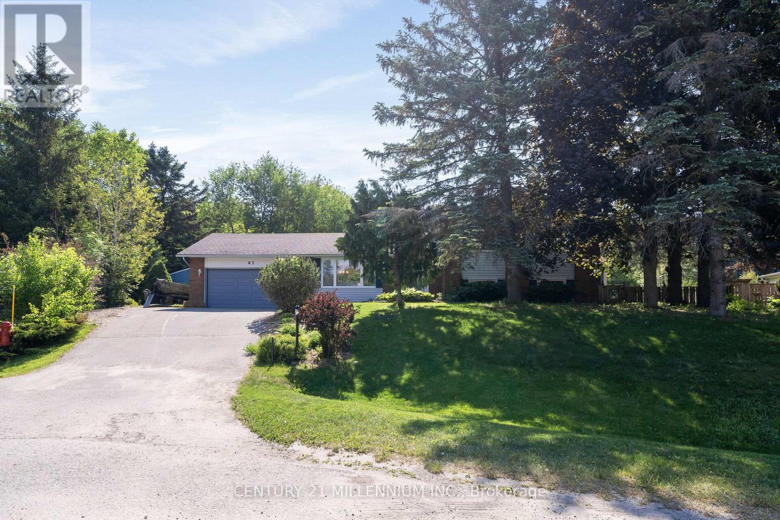 41 Douglas Crescent Property Photo 3