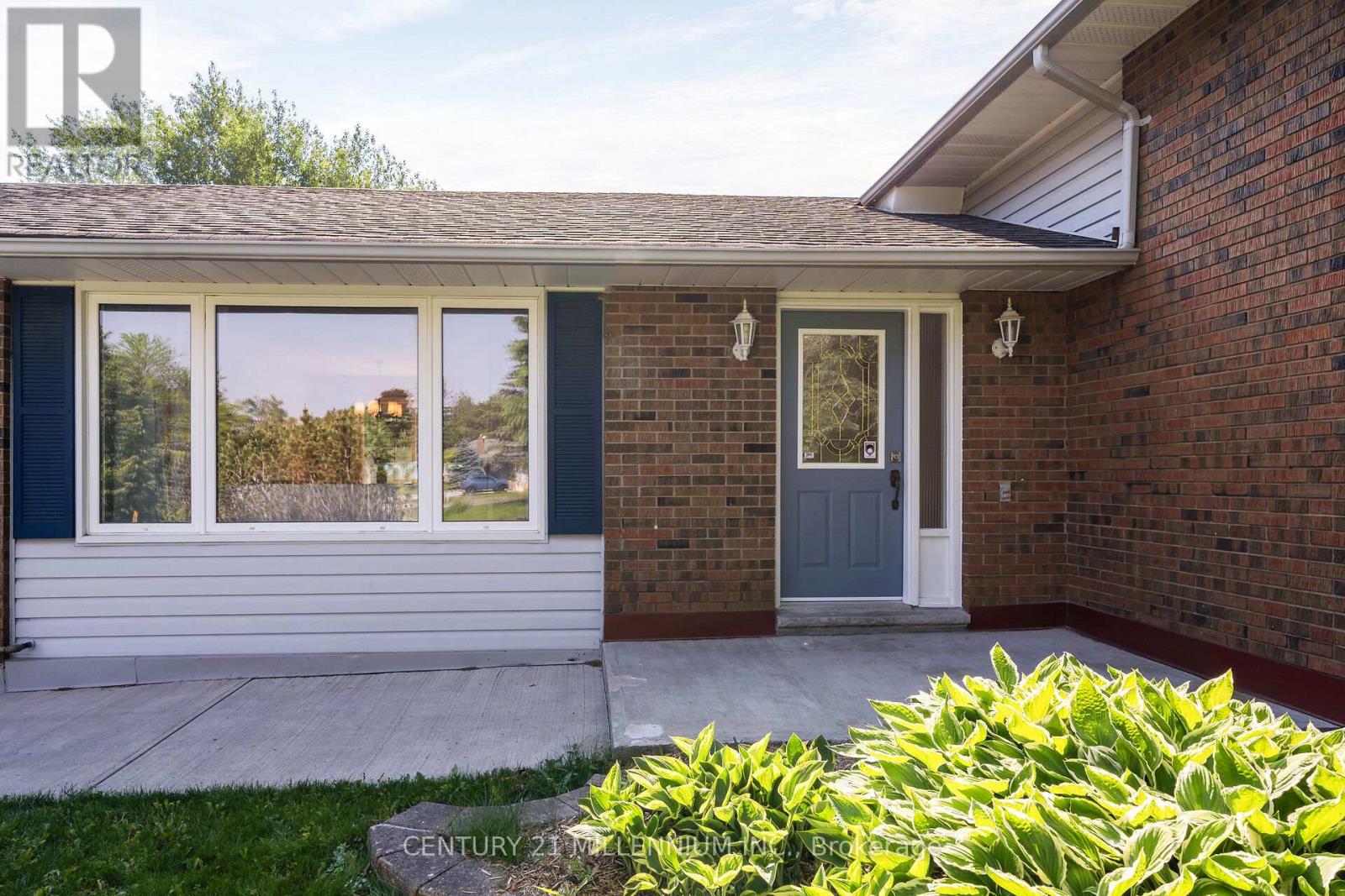41 Douglas Crescent Property Photo 5