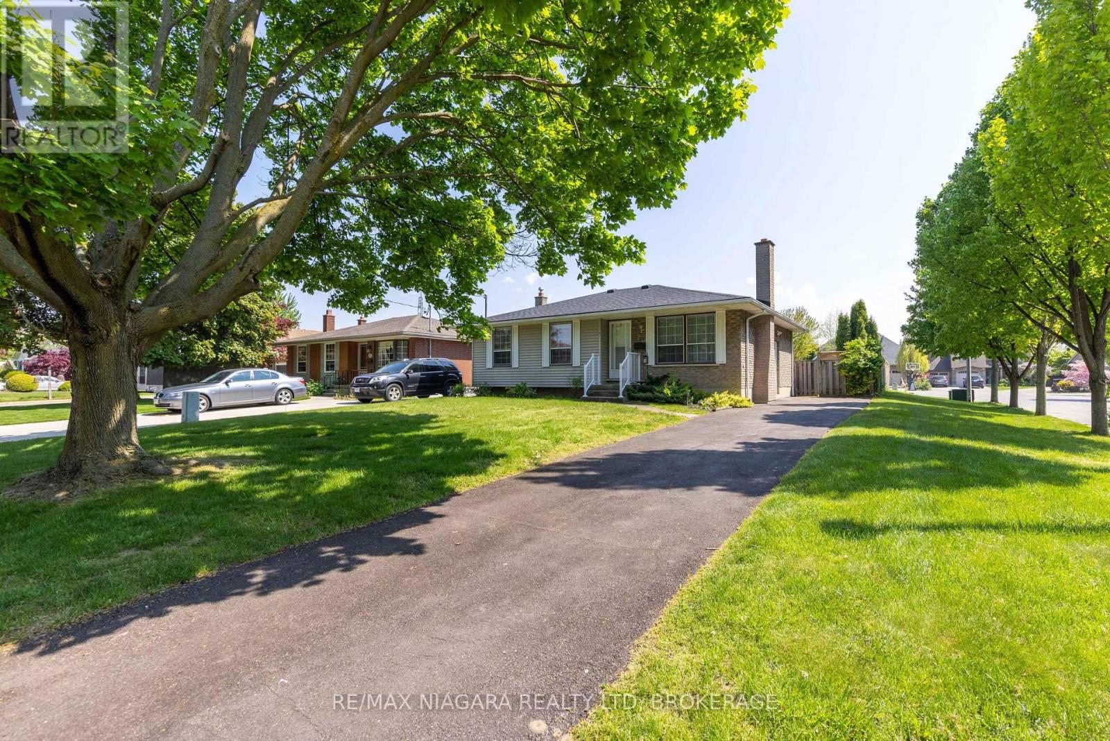 29 GRANADA DRIVE Property Photo 1