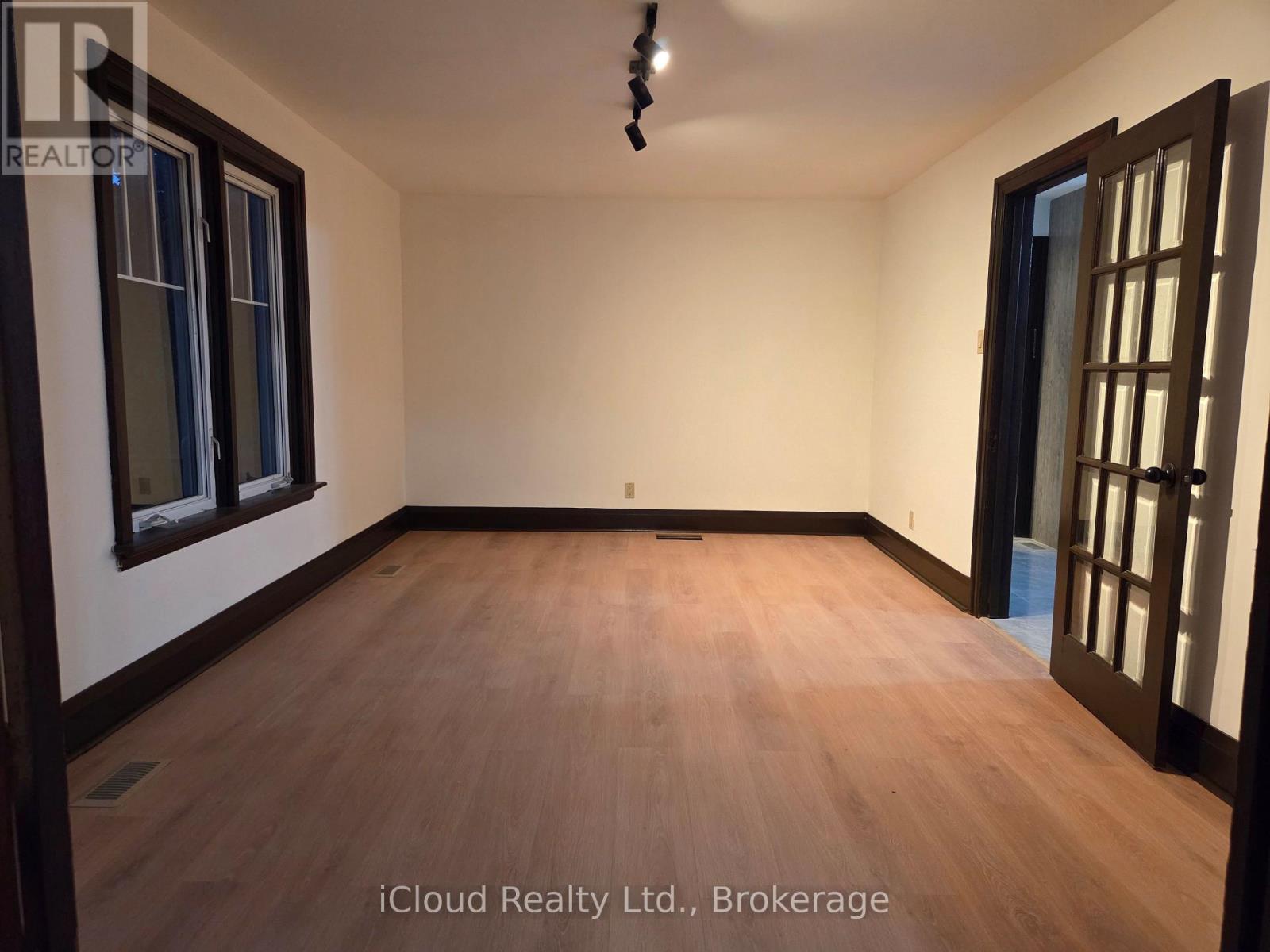 351521 17th Line Property Photo 5