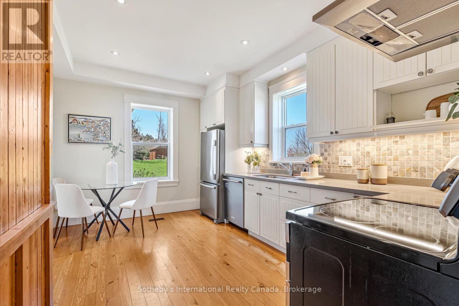 717218 1st Line E Property Photo 17