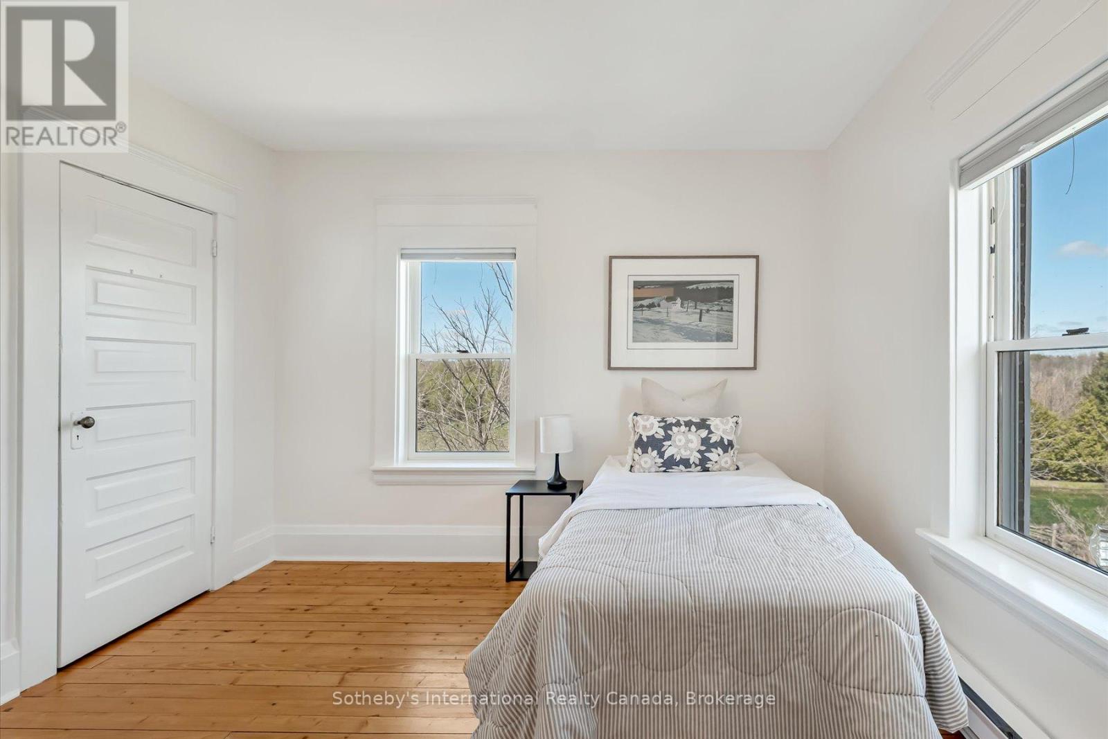 717218 1st Line E Property Photo 28