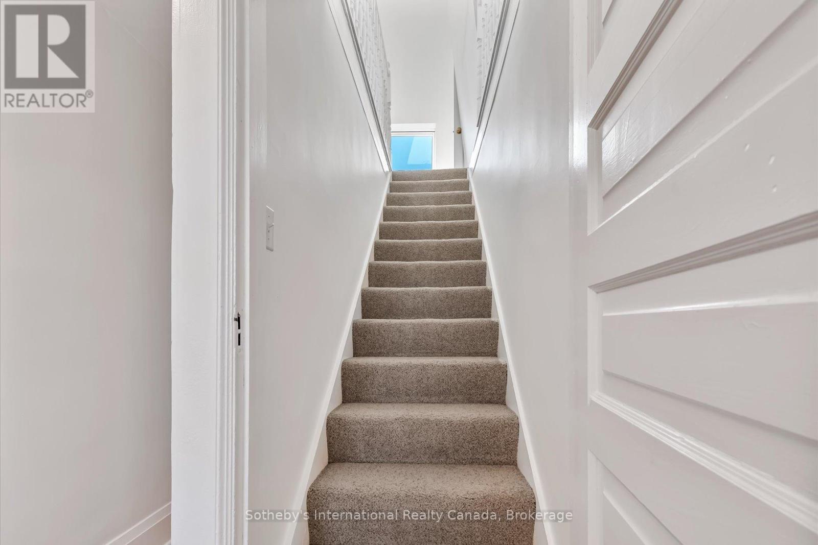 717218 1st Line E Property Photo 31