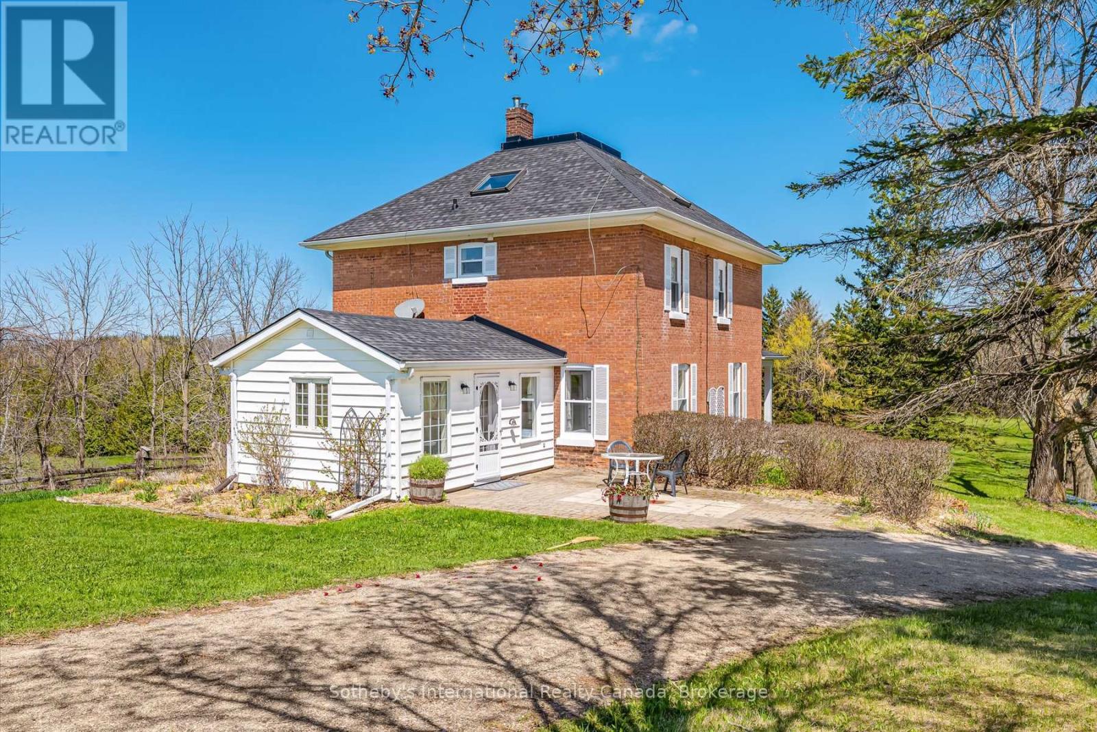 717218 1st Line E Property Photo 38