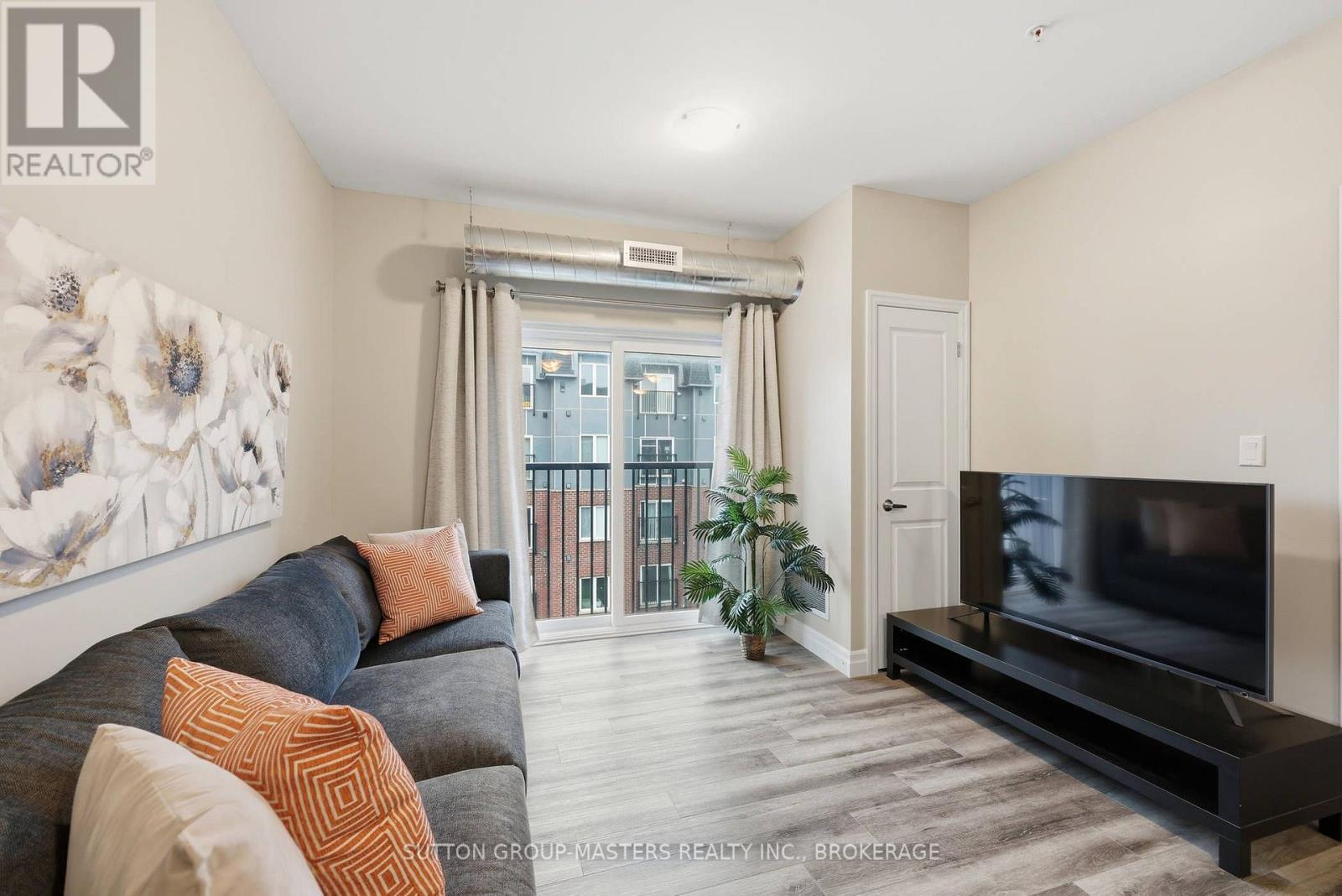413 - 501 Frontenac Street Property Photo 11