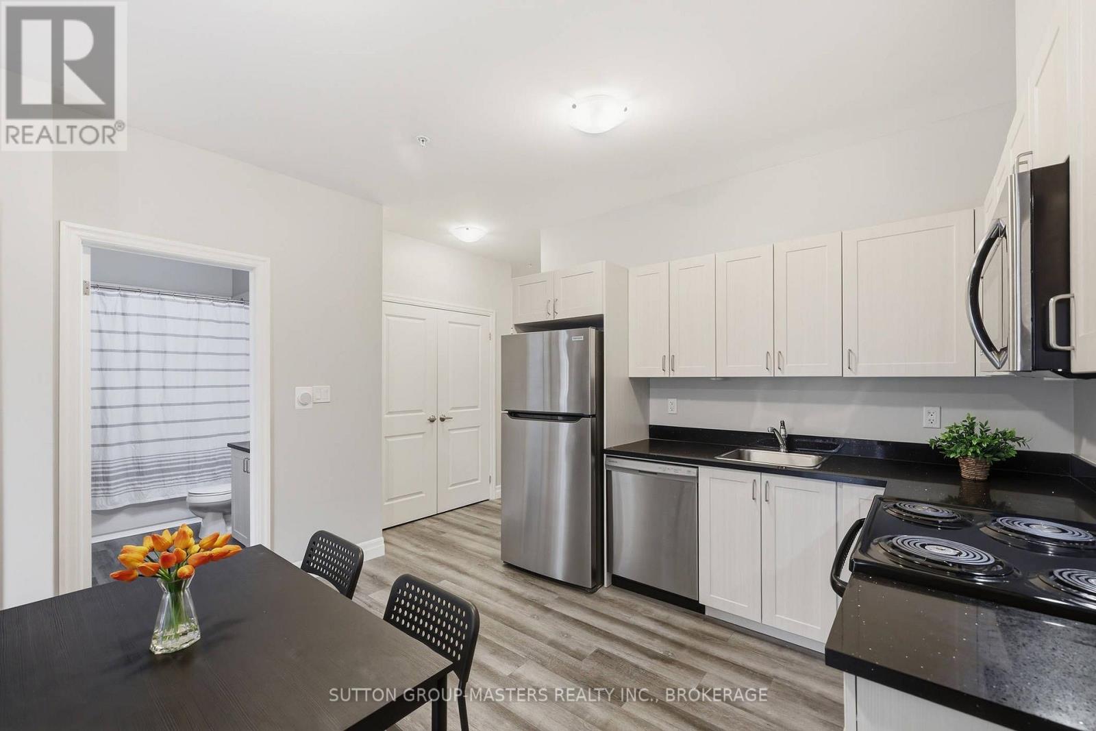 413 - 501 Frontenac Street Property Photo 13