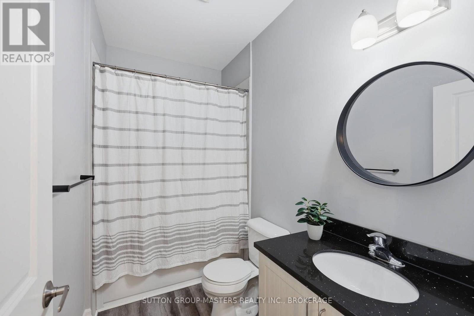 413 - 501 Frontenac Street Property Photo 14