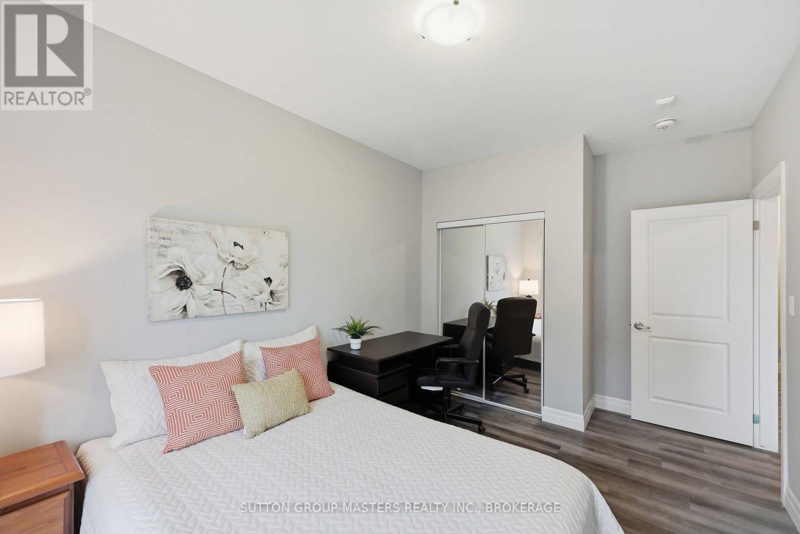 413 - 501 Frontenac Street Property Photo 17