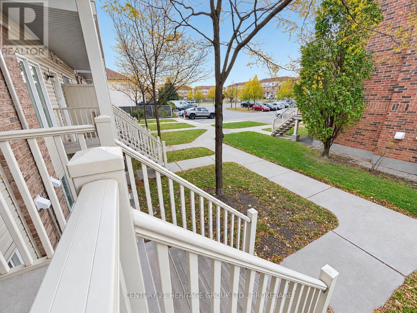 182 - 150 Urbancrest Private Property Photo 8