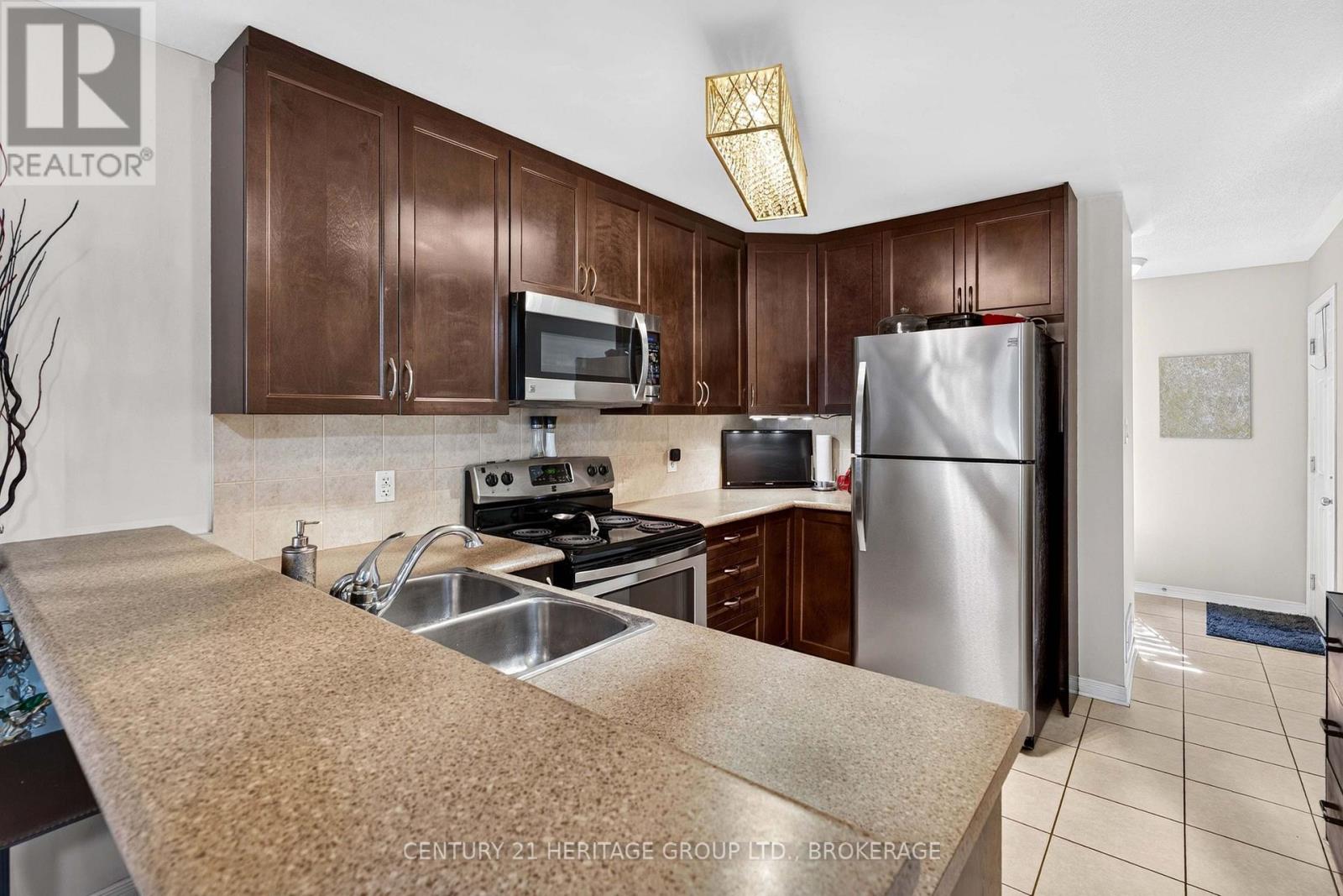 182 - 150 Urbancrest Private Property Photo 14