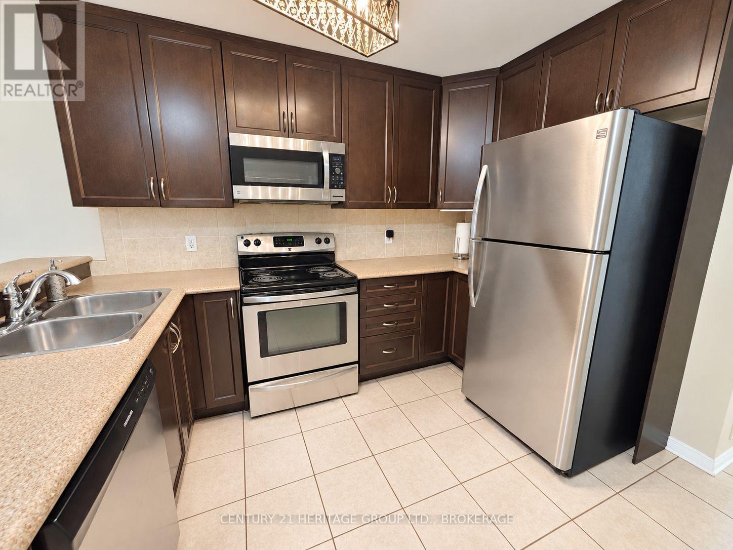182 - 150 Urbancrest Private Property Photo 15
