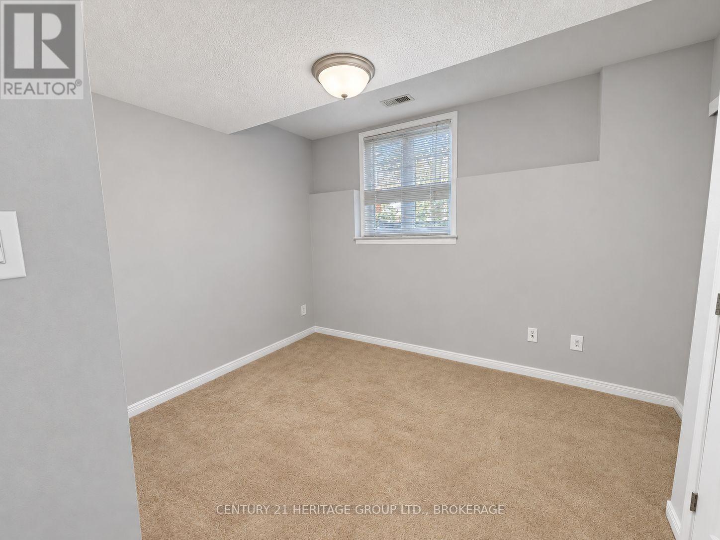 182 - 150 Urbancrest Private Property Photo 18